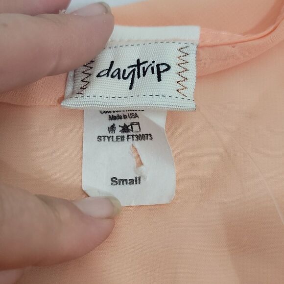 WOMENS Daytrip Peach Lace Tanktop size Small - Picture 3 of 5